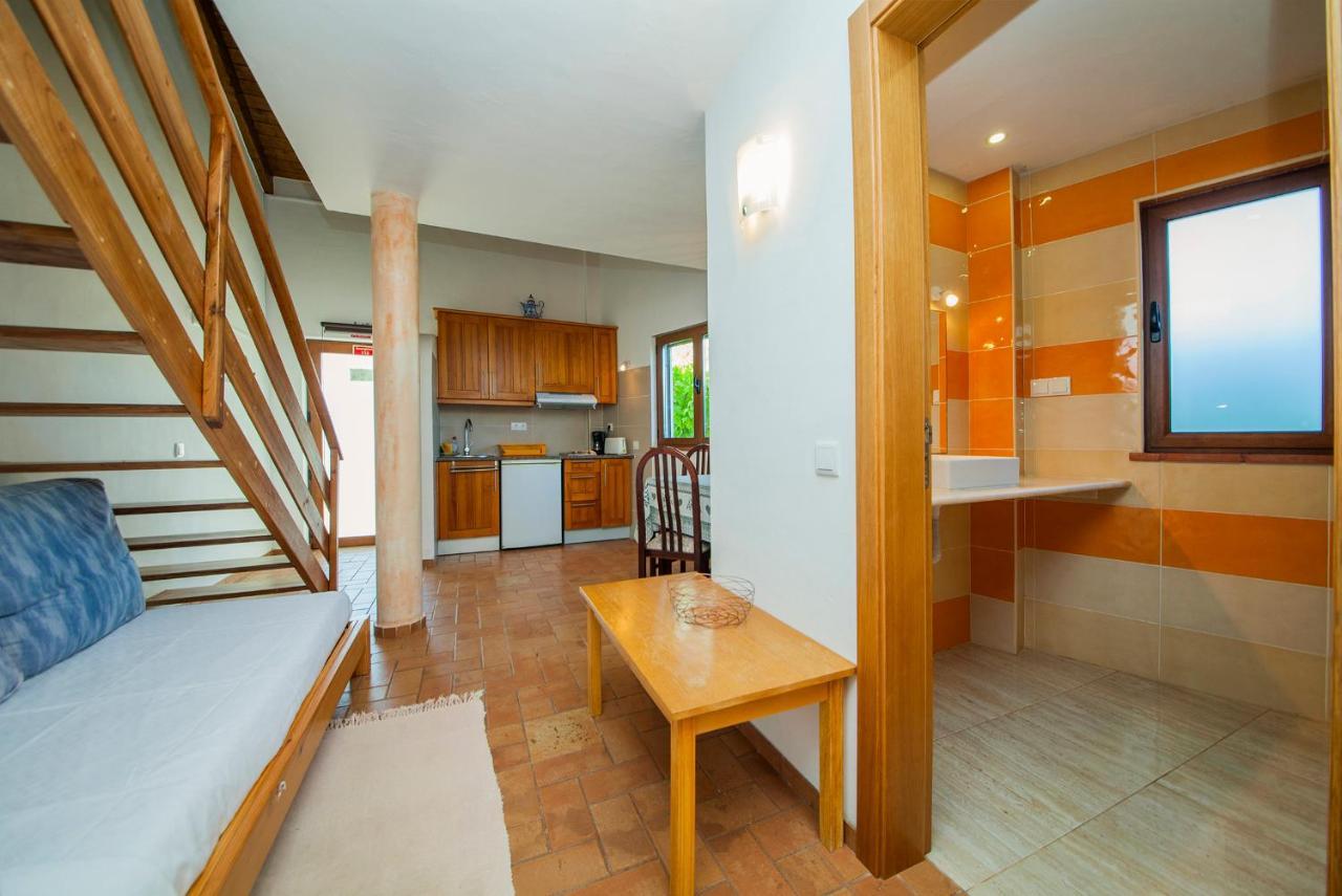 H - Montes De Praias Guesthouse Aljezur Bagian luar foto