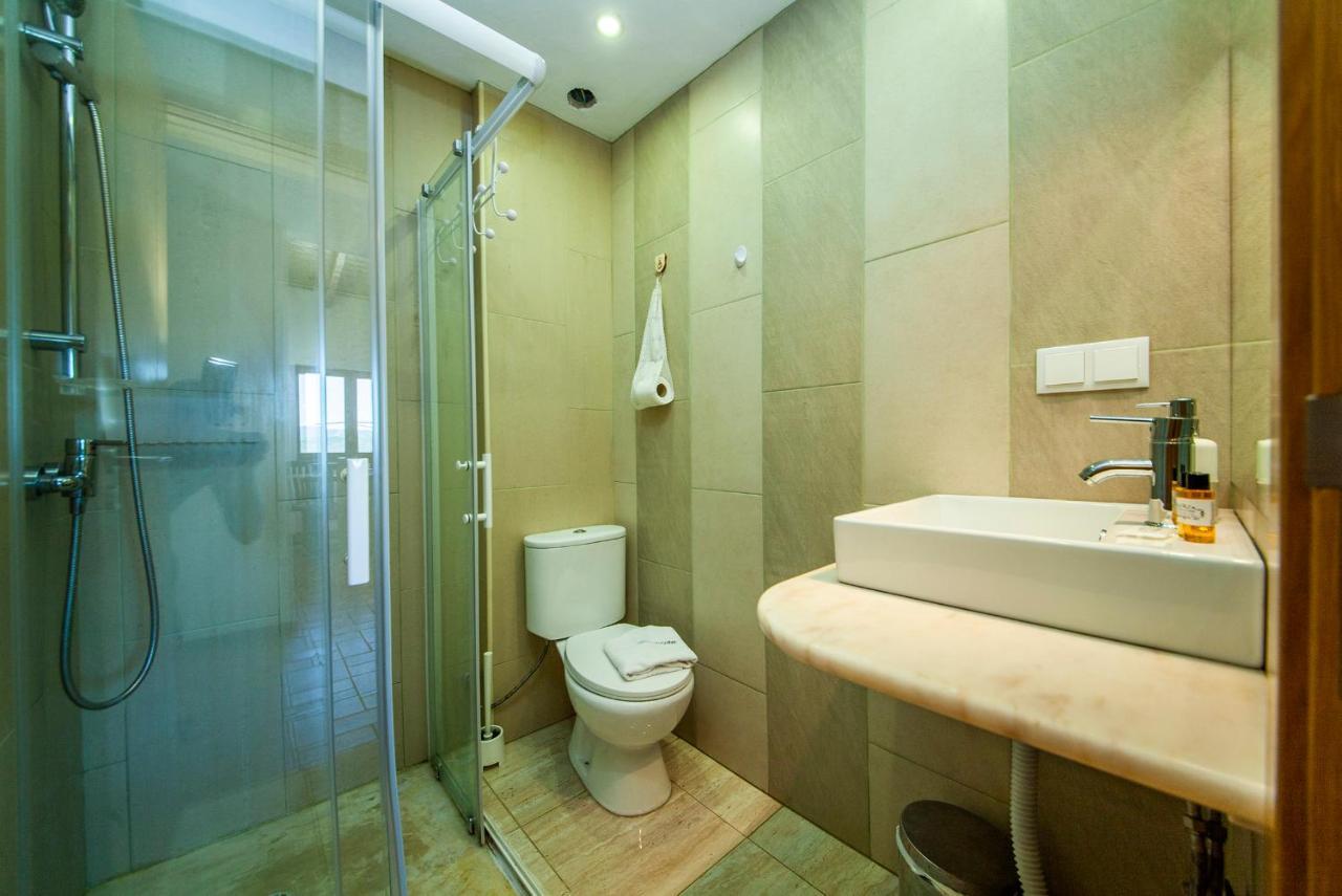 H - Montes De Praias Guesthouse Aljezur Bagian luar foto