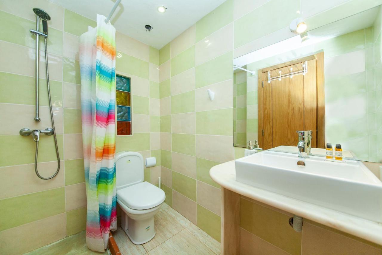 H - Montes De Praias Guesthouse Aljezur Bagian luar foto