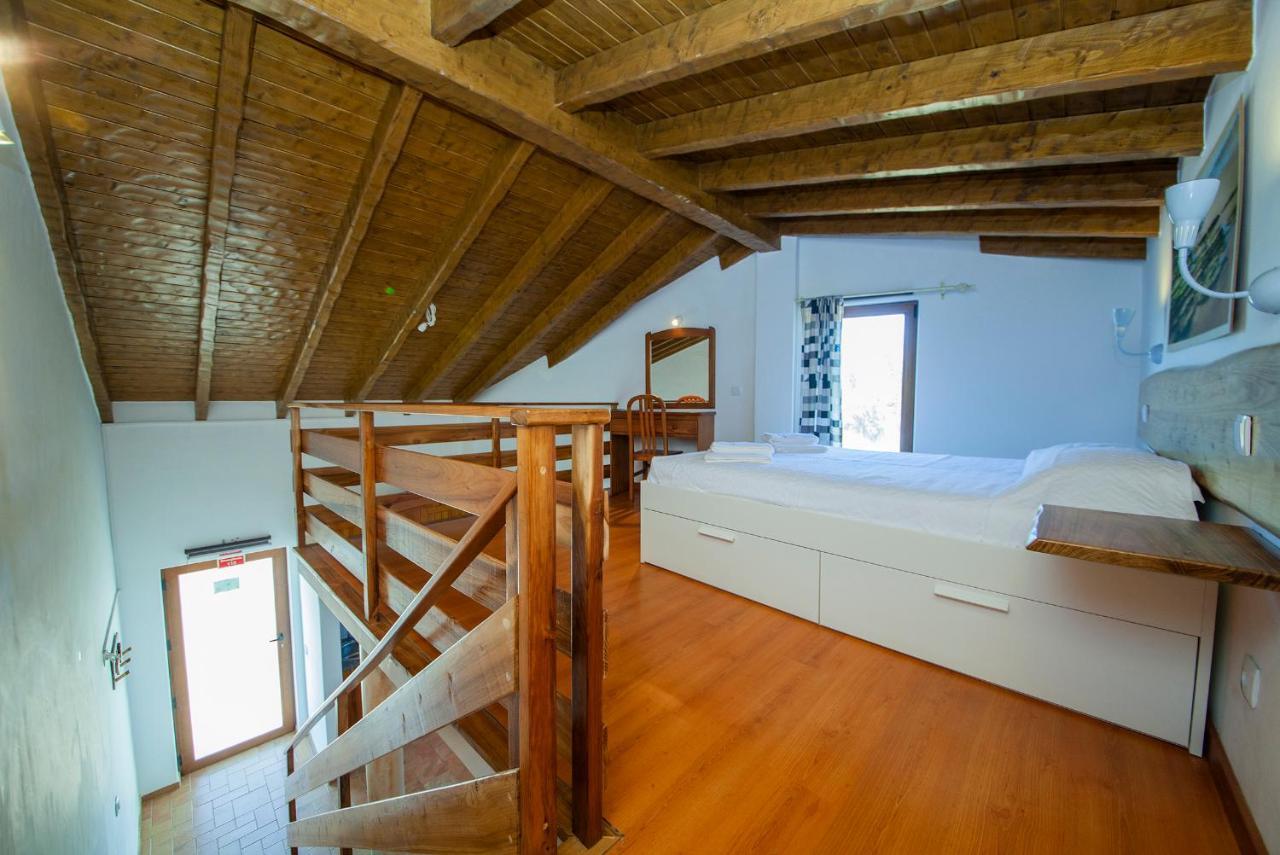 H - Montes De Praias Guesthouse Aljezur Bagian luar foto