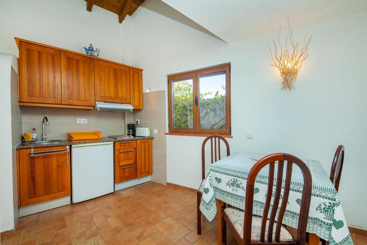 H - Montes De Praias Guesthouse Aljezur Bagian luar foto