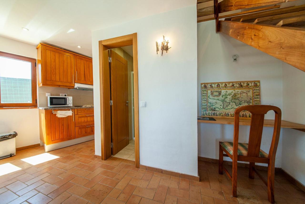 H - Montes De Praias Guesthouse Aljezur Bagian luar foto